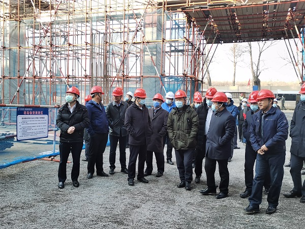 1、好博在线（中国）唯一官方网站领导与华能集团领导参观施工现场.jpg