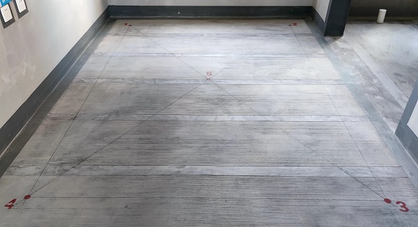 3、《等距间隔拉丝地坪》专利实体效果.jpg 3、《等距间隔拉丝地坪》专利实体效果.jpg