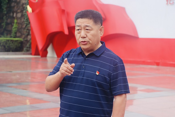 1、好博在线(中国)唯一官方网站党委书记张会民为大家阐释“大别山精神”.jpg 1、好博在线(中国)唯一官方网站党委书记张会民为大家阐释“大别山精神”.jpg