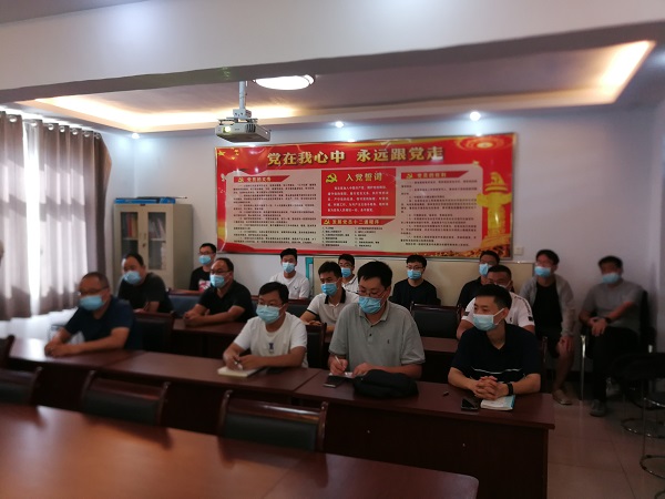 2、参加技术援助的好博在线(中国)唯一官方网站工程技术人员.jpg 2、参加技术援助的好博在线(中国)唯一官方网站工程技术人员.jpg