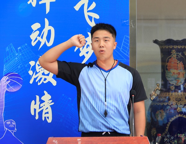 裁判员代表发言.jpg 裁判员代表发言.jpg